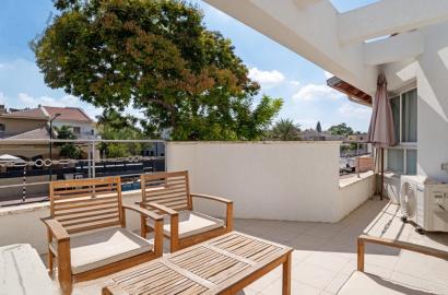 בית פרטי/ קוטג', נאות הפרחים, גן יבנה