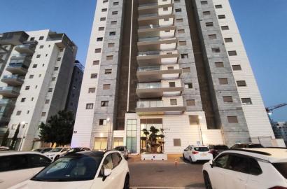 הנרייטה סאלד, קרית גת