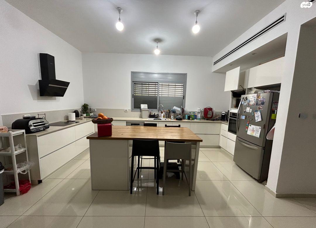 העלייה דו משפחתי, המושבה, גדרה