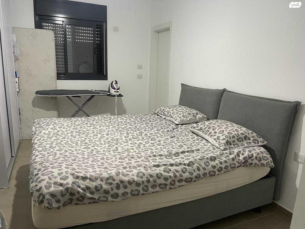 שרה אהרונסון,מזרח גדרה