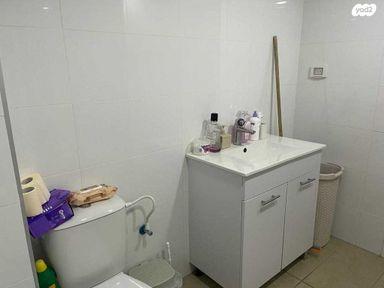 שרה אהרונסון,מזרח גדרה