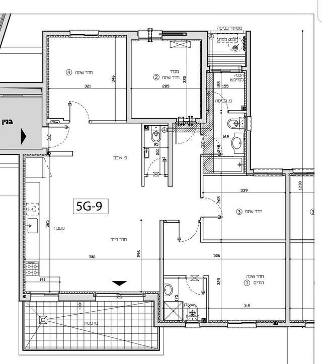 דרך האילנות 33, גדרה מזרח