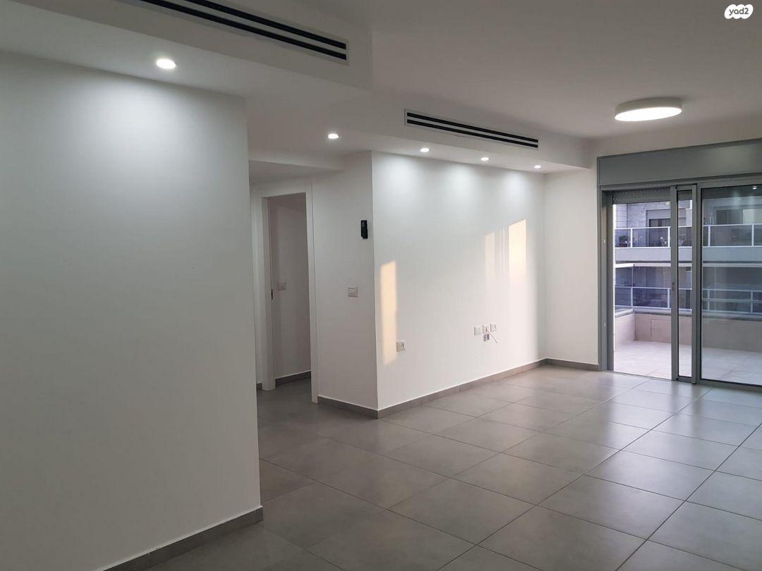 דרך האילנות 33, גדרה מזרח