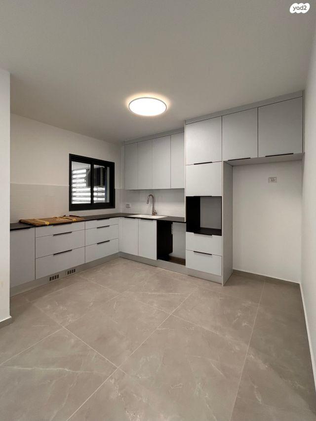 הגפן 3, כרמי הנדיב, אחוזת רוטנר, קרית מלאכי